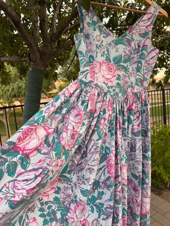 Laura Ashley Dresses & Skirts - VINTAGE LAURA ASHLEY SLEEVELESS DRESS IN SIZE 14